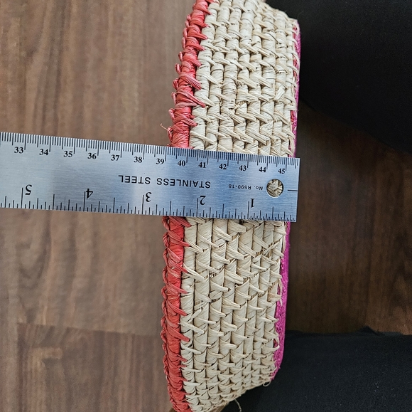 Woven basket - Picture 6 of 6